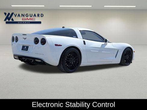 Used 2005 Chevrolet Corvette Coupe w/ Preferred Equipment Group RWD image 7