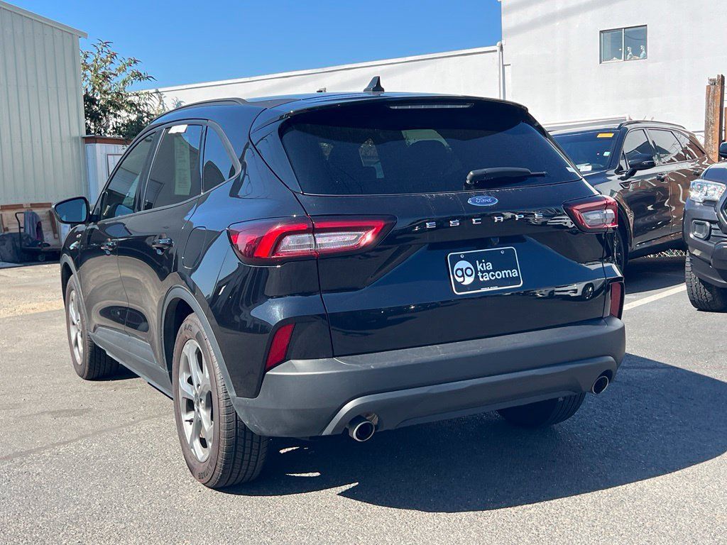 Used 2025 Ford Escape ST-Line FWD image 9