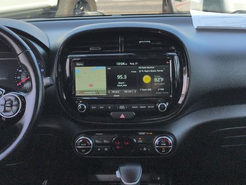 Used 2020 Kia Soul EX w/ Option Group 015 FWD image 17