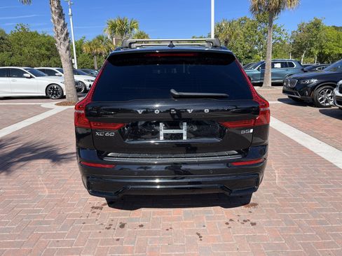 Used 2023 Volvo XC60 B5 Ultimate w/ Climate Package image 9
