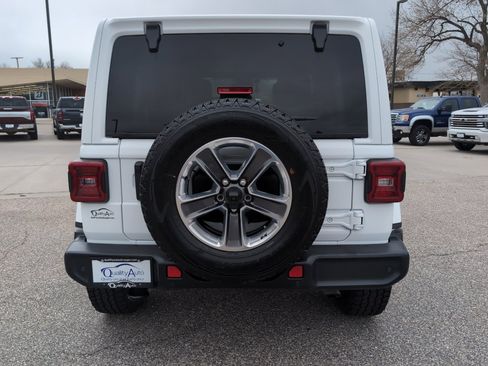 Used 2022 Jeep Wrangler Unlimited Sahara w/ Cold Weather Group AWD/4WD image 7