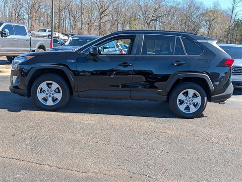 Used 2021 Toyota RAV4 LE image 7