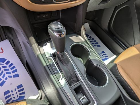 Used 2020 Chevrolet Equinox Premier FWD image 30