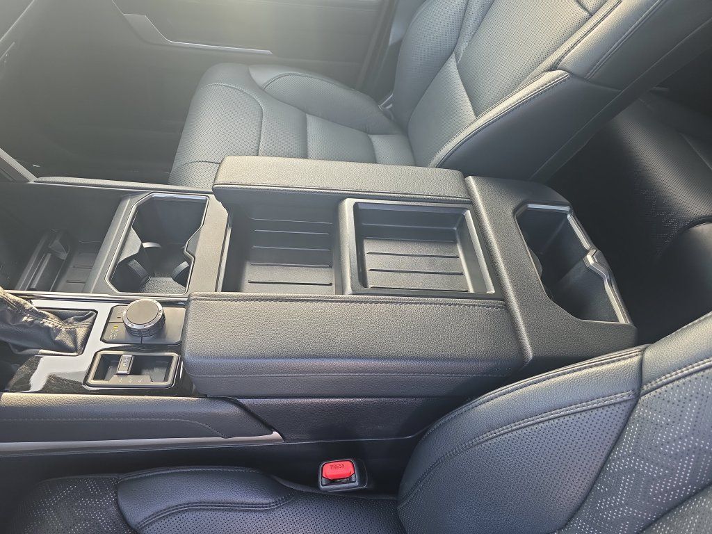 Used 2023 Toyota Tundra Limited AWD/4WD image 23