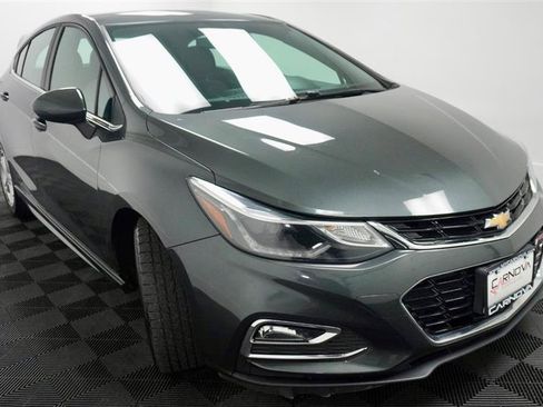 Used 2018 Chevrolet Cruze LT w/ Convenience Package FWD image 10