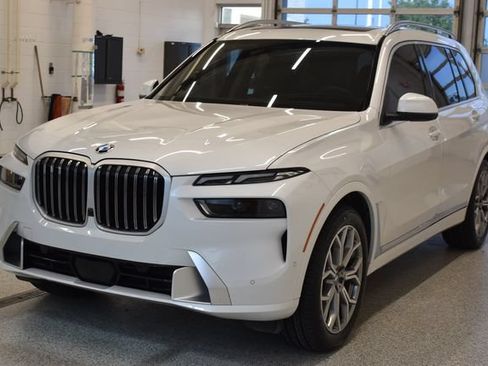 Used 2024 BMW X7 xDrive40i AWD/4WD image 9
