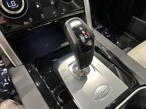 Used 2023 Land Rover Discovery Sport SE image 28