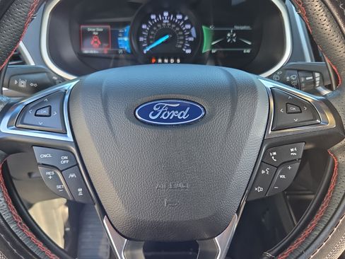 Used 2020 Ford Edge SEL FWD image 21