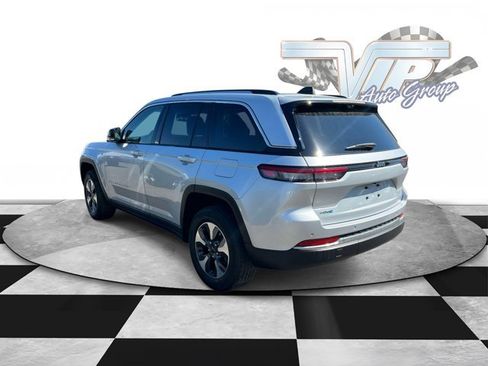 Certified 2023 Jeep Grand Cherokee 4WD 4xe w/ Luxury Tech Group II image 4