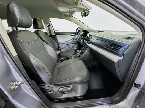 Used 2024 Volkswagen Taos SE image 30