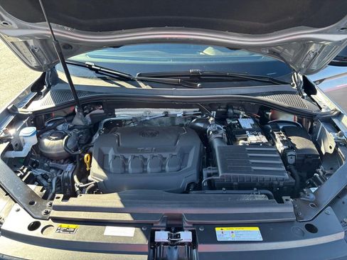 Used 2024 Volkswagen Tiguan SE R-Line image 25