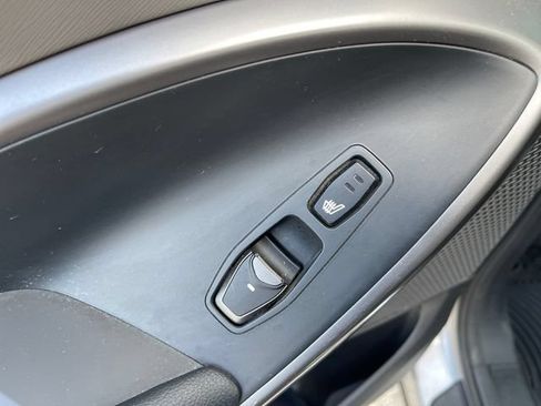 Used 2017 Hyundai Santa Fe AWD image 21
