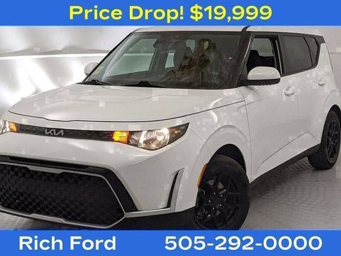Used 2025 Kia Soul LX FWD image 6