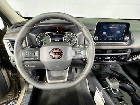 New 2026 Nissan Rogue SV AWD/4WD image 10