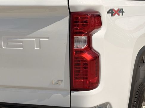 Used 2025 Chevrolet Silverado 2500 LT w/ Convenience Package AWD/4WD image 8