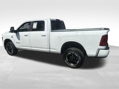 Used 2026 RAM 2500 Laramie AWD/4WD image 13