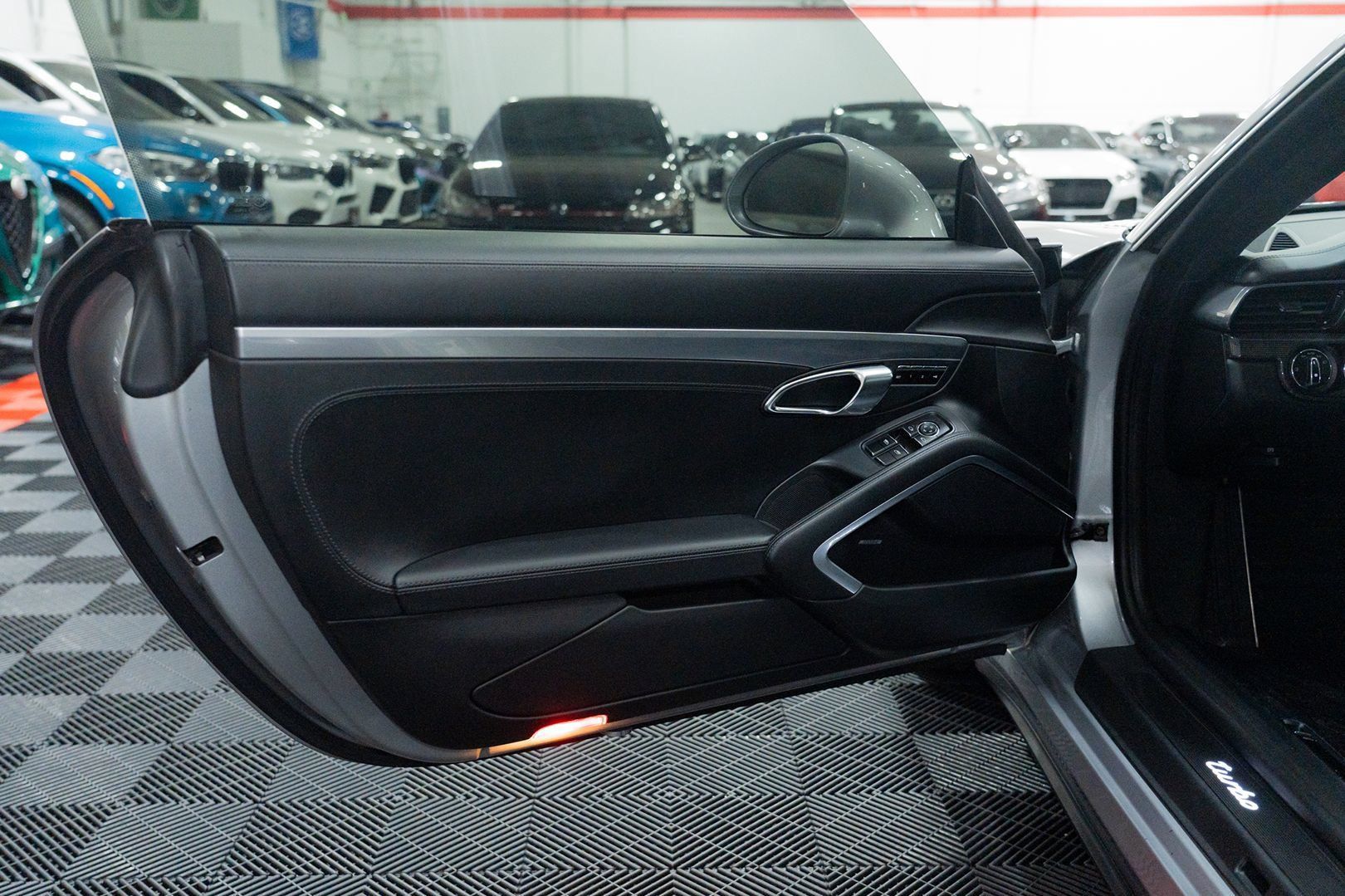 Used 2014 Porsche 911 Turbo AWD/4WD image 21