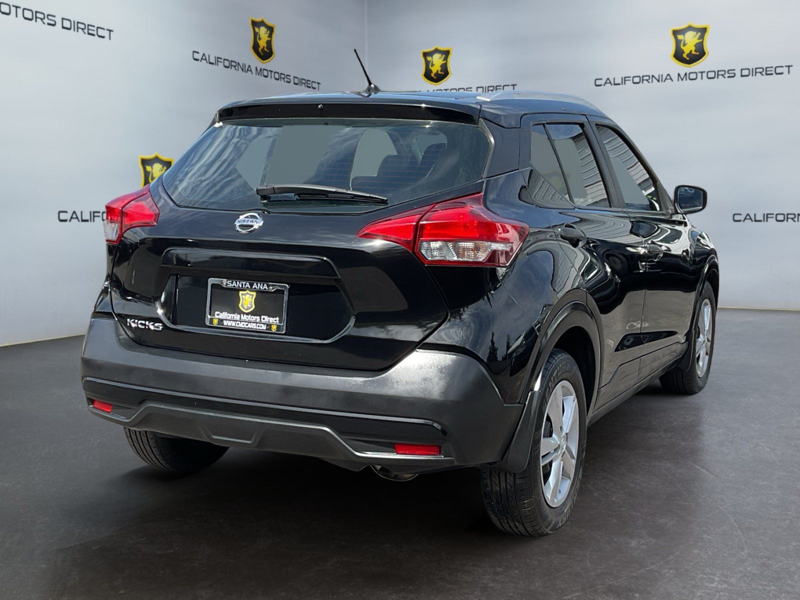 Used 2018 Nissan Kicks S FWD image 5