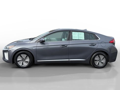 Used 2020 Hyundai Ioniq SE image 2