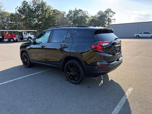 Used 2023 GMC Terrain SLE w/ Elevation Edition FWD image 7