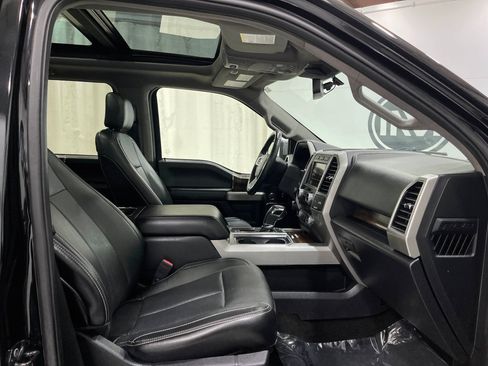 Used 2018 Ford F150 Lariat w/ Equipment Group 502A Luxury AWD/4WD image 32
