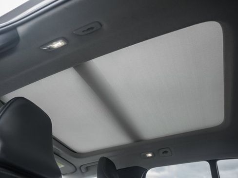 Used 2024 Volvo XC40 B5 Plus w/ Protection Package Premier image 2