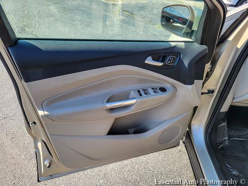 Used 2017 Ford Escape Titanium FWD image 26