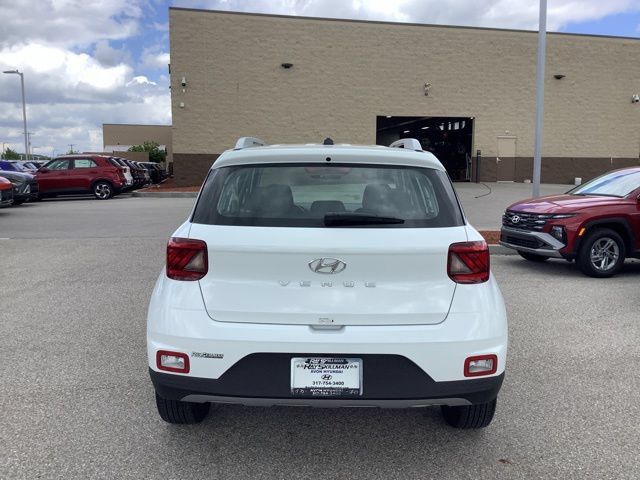 Used 2026 Hyundai Venue SEL FWD image 7