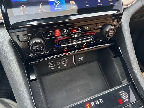 Used 2022 Jeep Grand Cherokee L Summit w/ Advanced Protech Group IV image 34