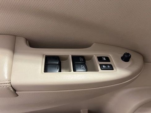 Used 2016 Nissan Quest SL FWD image 8