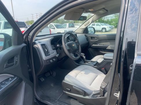Used 2022 Chevrolet Colorado W/T AWD/4WD image 17