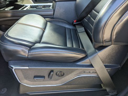 Used 2024 Ford F250 Platinum image 25