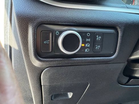 Used 2022 Ford Explorer XLT AWD/4WD image 16