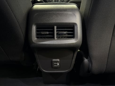 Used 2021 Chevrolet Equinox LT image 26