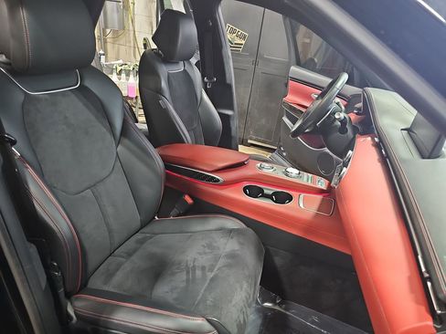 Used 2022 Genesis GV70 3.5T Sport w/ Sport Prestige Package image 10