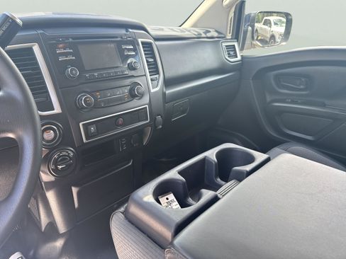 Used 2018 Nissan Titan S AWD/4WD image 18