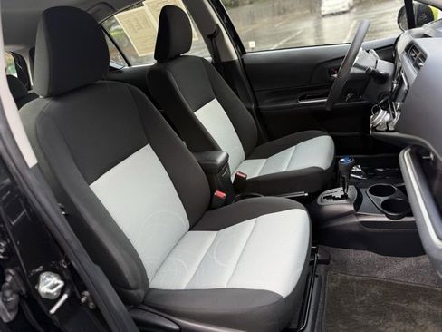 Used 2016 Toyota Prius C Four image 5