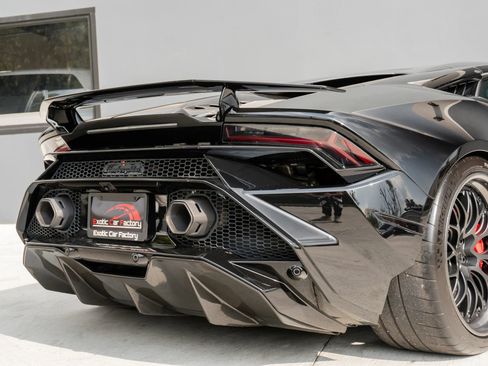 Used 2024 Lamborghini Huracan Tecnica image 44