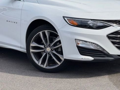 Used 2023 Chevrolet Malibu LT image 2