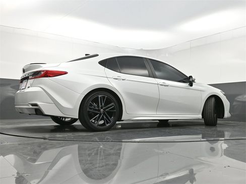 Used 2025 Toyota Camry XSE image 30