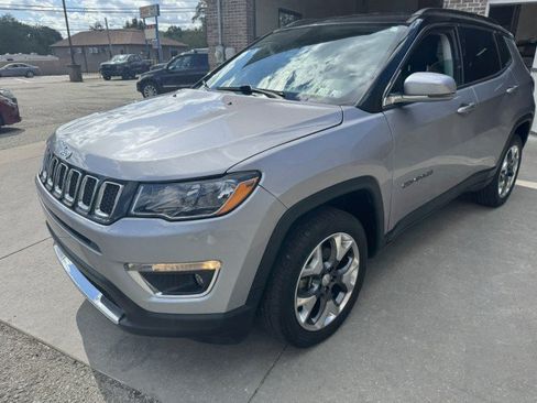 Used 2019 Jeep Compass Limited AWD/4WD image 7