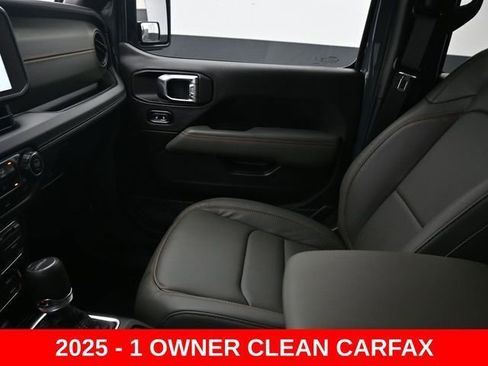 Used 2025 Jeep Gladiator Mojave w/ Convenience Group image 13