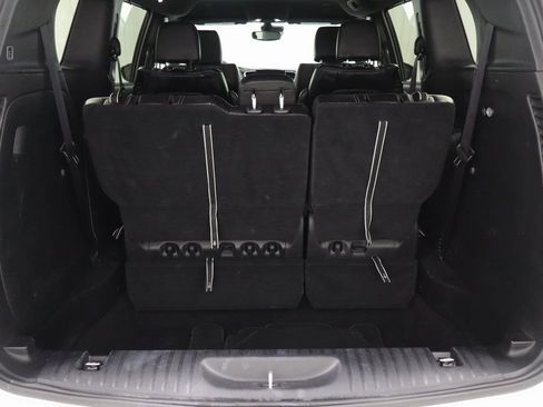 Used 2025 Chrysler Pacifica Select image 19