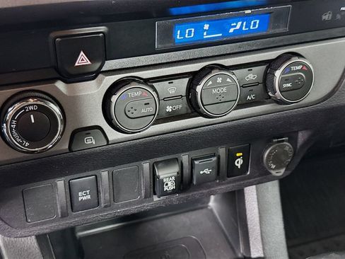 Used 2021 Toyota Tacoma TRD Sport AWD/4WD image 17