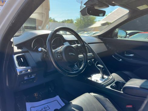 Used 2018 Jaguar E-PACE S image 31