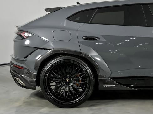 Used 2023 Lamborghini Urus Performante image 17
