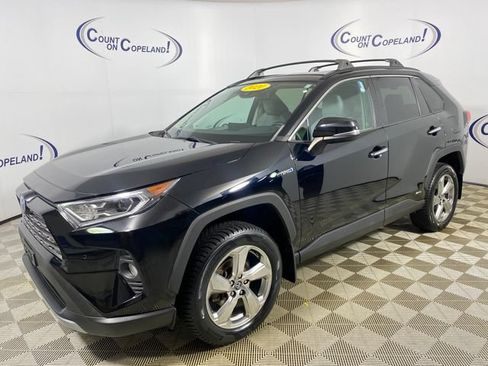 Certified 2020 Toyota RAV4 Limited w/ Limited Grade Weather Package AWD/4WD image 3