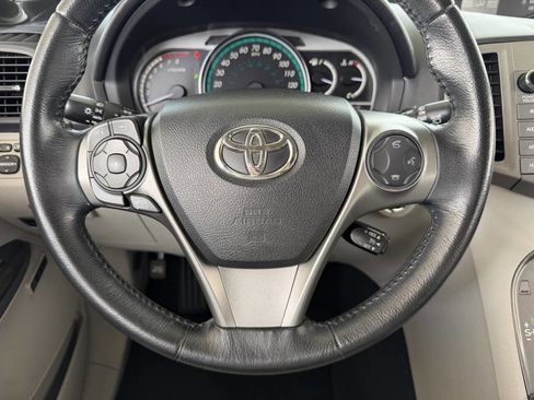 Used 2015 Toyota Venza Limited AWD/4WD image 19
