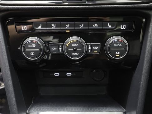 Certified 2023 Volkswagen Taos SEL AWD/4WD image 12