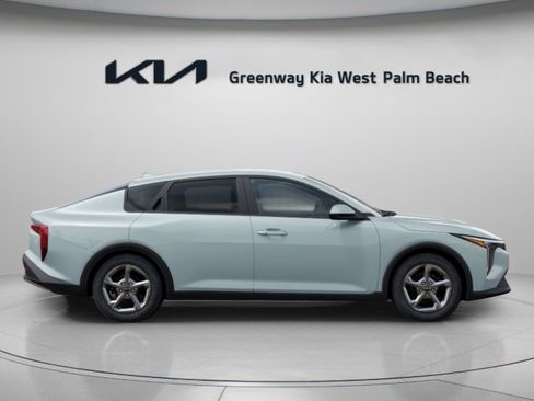 New 2026 Kia K4 FWD image 9